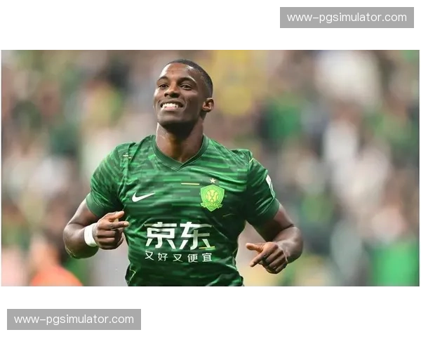 法比奥幽灵跑位完成致命一击 国安外援前锋射术精湛